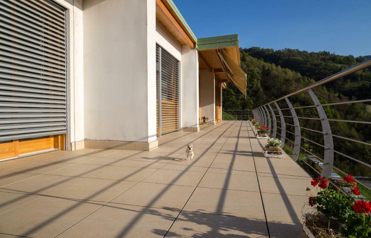 Agriturismo Alveare Sul Lago ปิโซเญ ภายนอก รูปภาพ